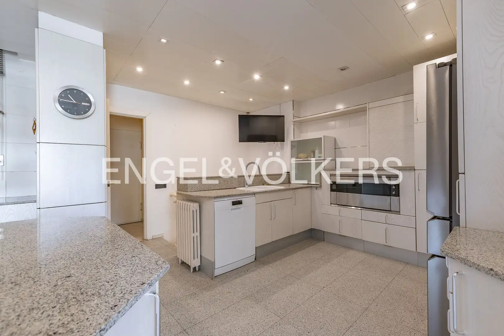 Cocina de Casa o chalet en venta en Sant Cugat del Vallès con Aire acondicionado, Calefacción y Jardín privado
