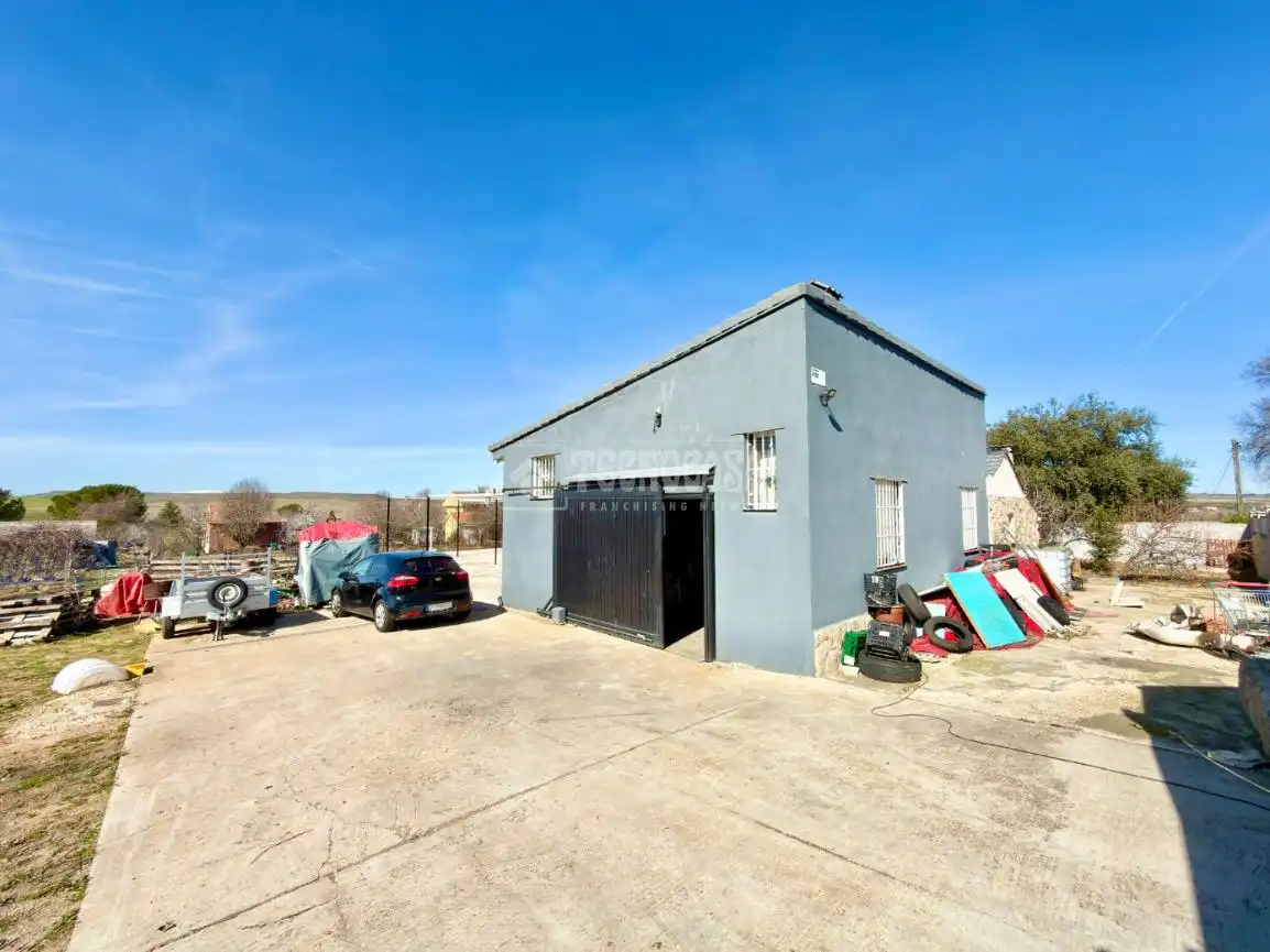 Vista exterior de Casa o chalet en venta en Valdeavero con Calefacción y Piscina