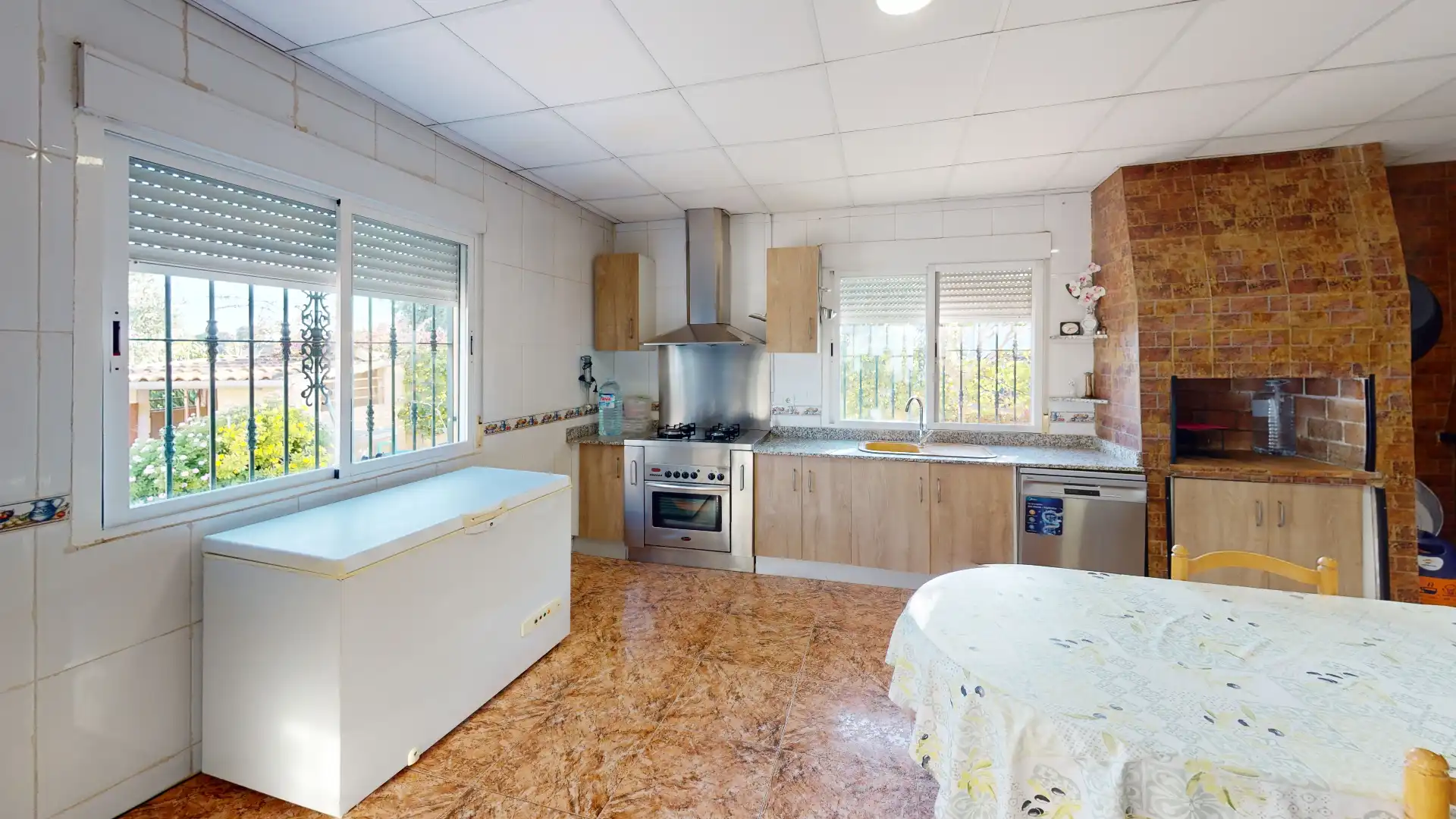 Cuina de Casa o xalet en venda en Elche / Elx amb Aire condicionat, Jardí privat i Terrassa