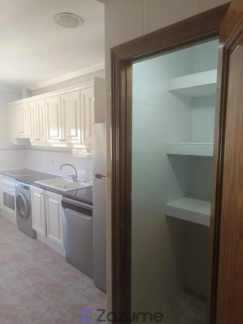 Cocina de Apartamento de alquiler en Ávila con Calefacción, Parquet y Terraza