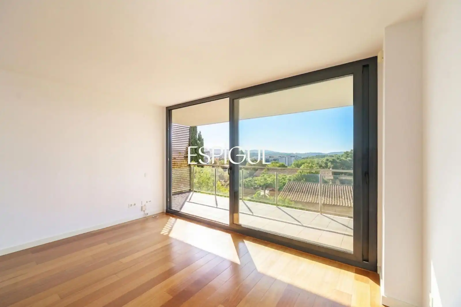 Bedroom of Flat for sale in Sant Cugat del Vallès  with Air Conditioner, Heating and Parquet flooring