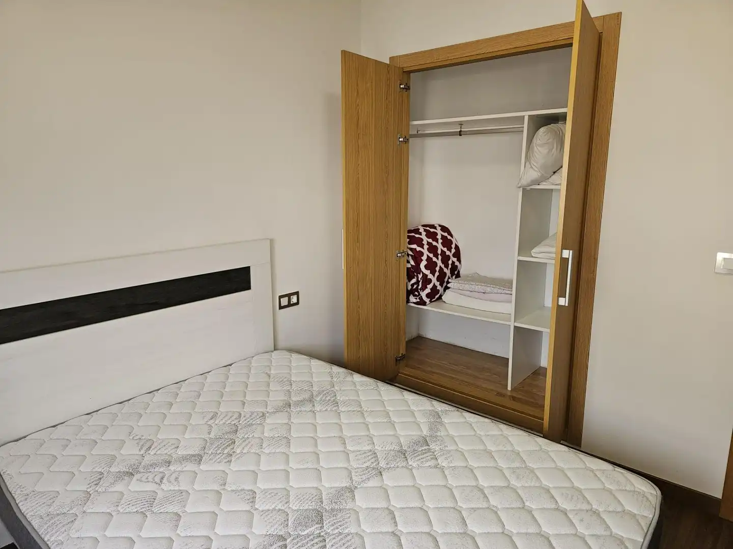 Dormitori de Pis de lloguer en Ponferrada amb Calefacció