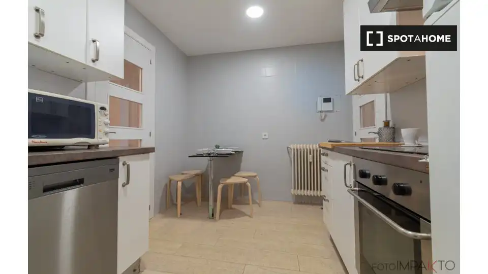 Room in Almenara -Ventilla