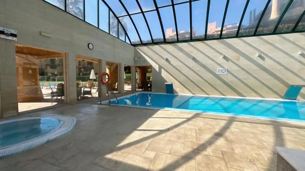 Piscina de Apartament de lloguer en Estepona amb Aire condicionat, Terrassa i Piscina