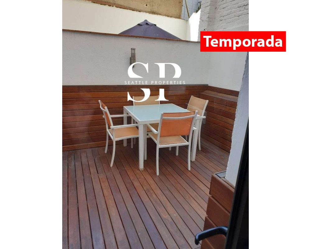 Terrassa de Pis de lloguer en  Barcelona Capital amb Parquet, Terrassa i Moblat