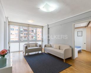 Sala d'estar de Apartament de lloguer en  Valencia Capital amb Parquet, Moblat i Balcó