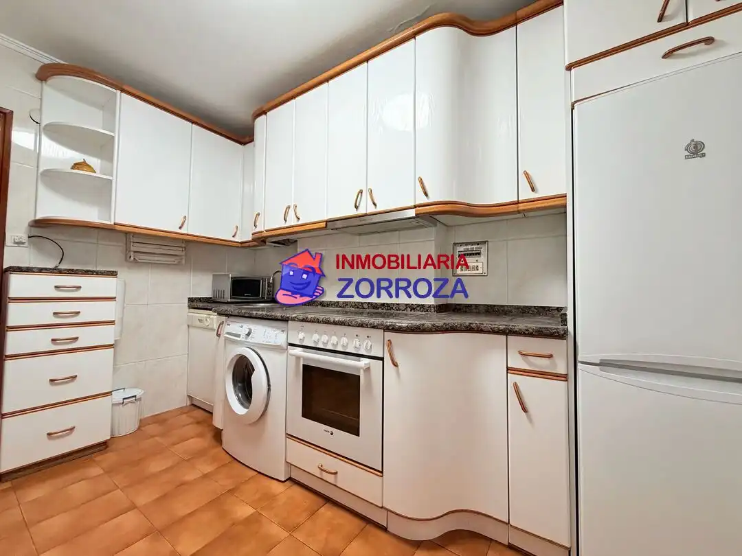 Cocina de Piso en venta en Bilbao  con Calefacción y Amueblado