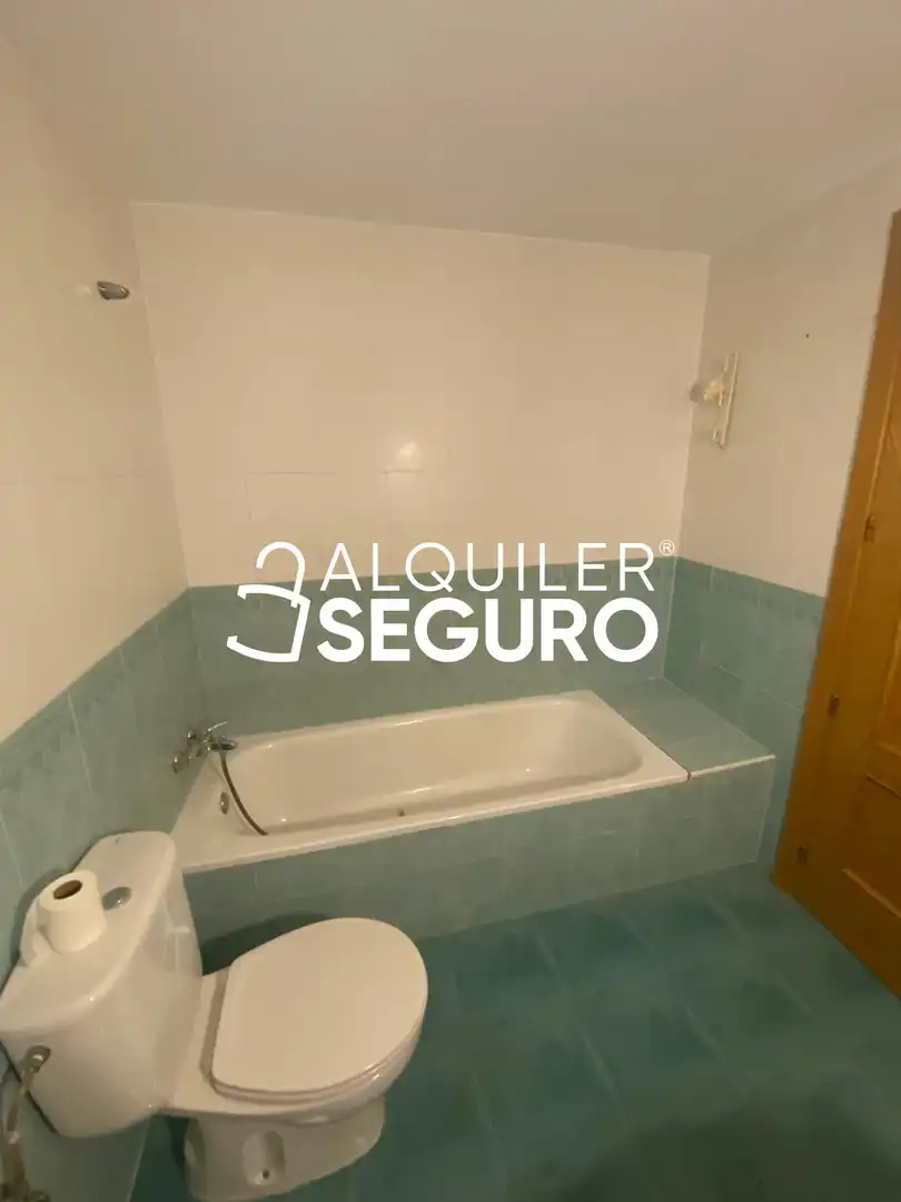 Badezimmer von Wohnung zur Miete in Guadalajara mit Klimaanlage, Heizung und Schwimmbad