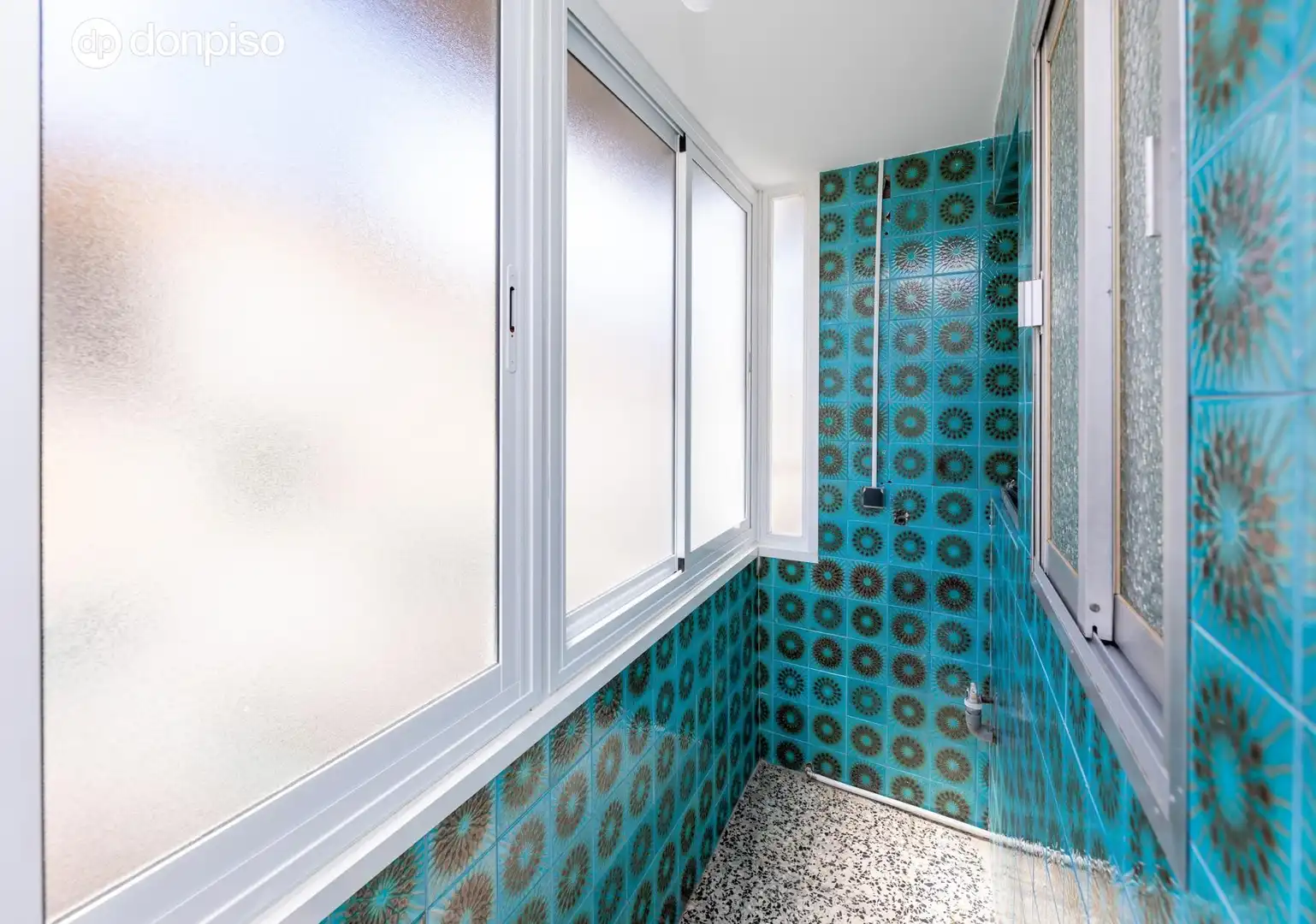 Bathroom of Flat for sale in Granada  with Balcony