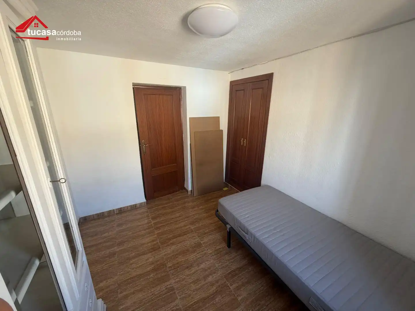 Flat for sale in Córdoba  with Air Conditioner, Terrace and Furnished