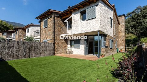 Espectacular casa en Campins con jardín privado, piscina comunitaria y garaje para 3 coches