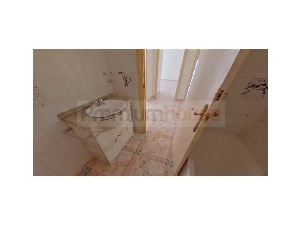 Bathroom of Flat for sale in L'Espluga de Francolí  with Balcony