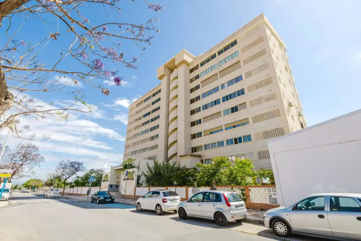 Vista exterior de Piso en venta en Torremolinos con Aire acondicionado, Calefacción y Jardín privado