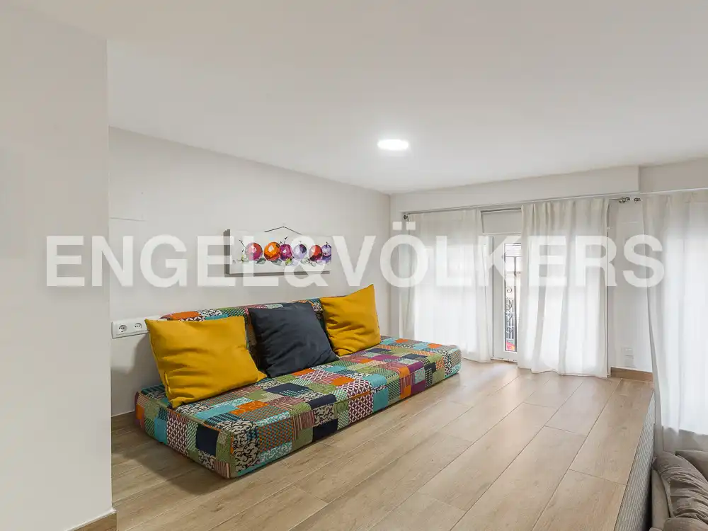 Sala d'estar de Pis de lloguer en Valencia amb Aire condicionat, Calefacció i Parquet