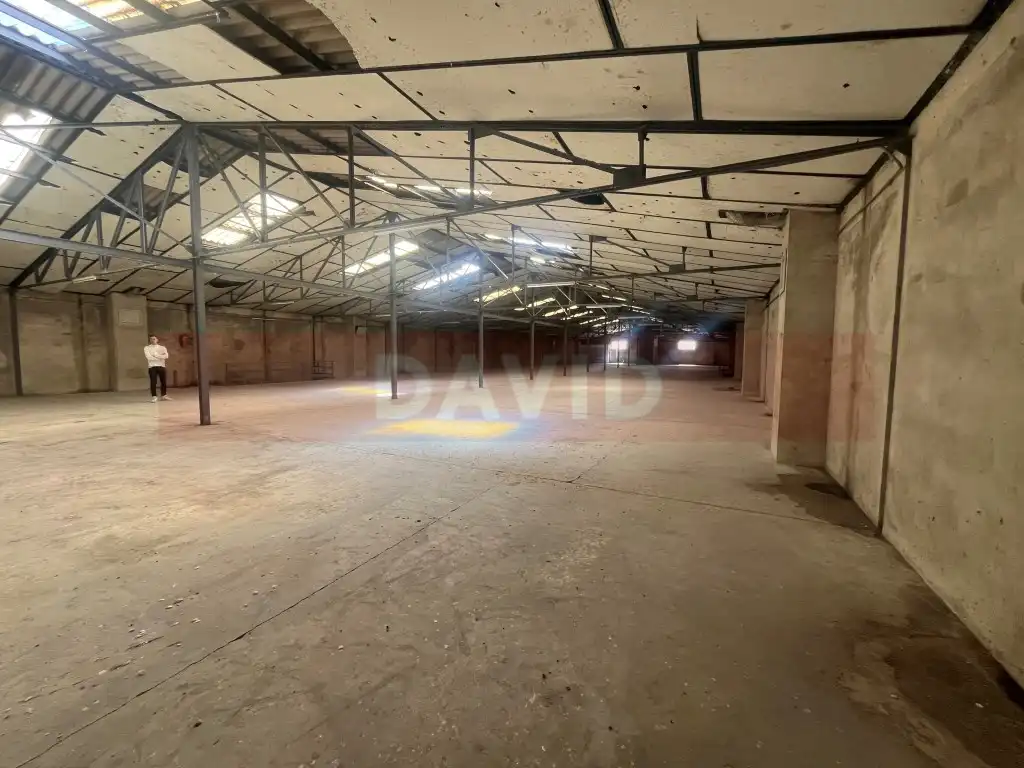 Nau industrial en venda en Figueres