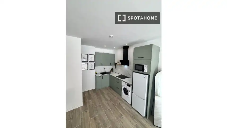 Habitación de Apartamento para compartir en Málaga con Aire acondicionado, Terraza y Amueblado