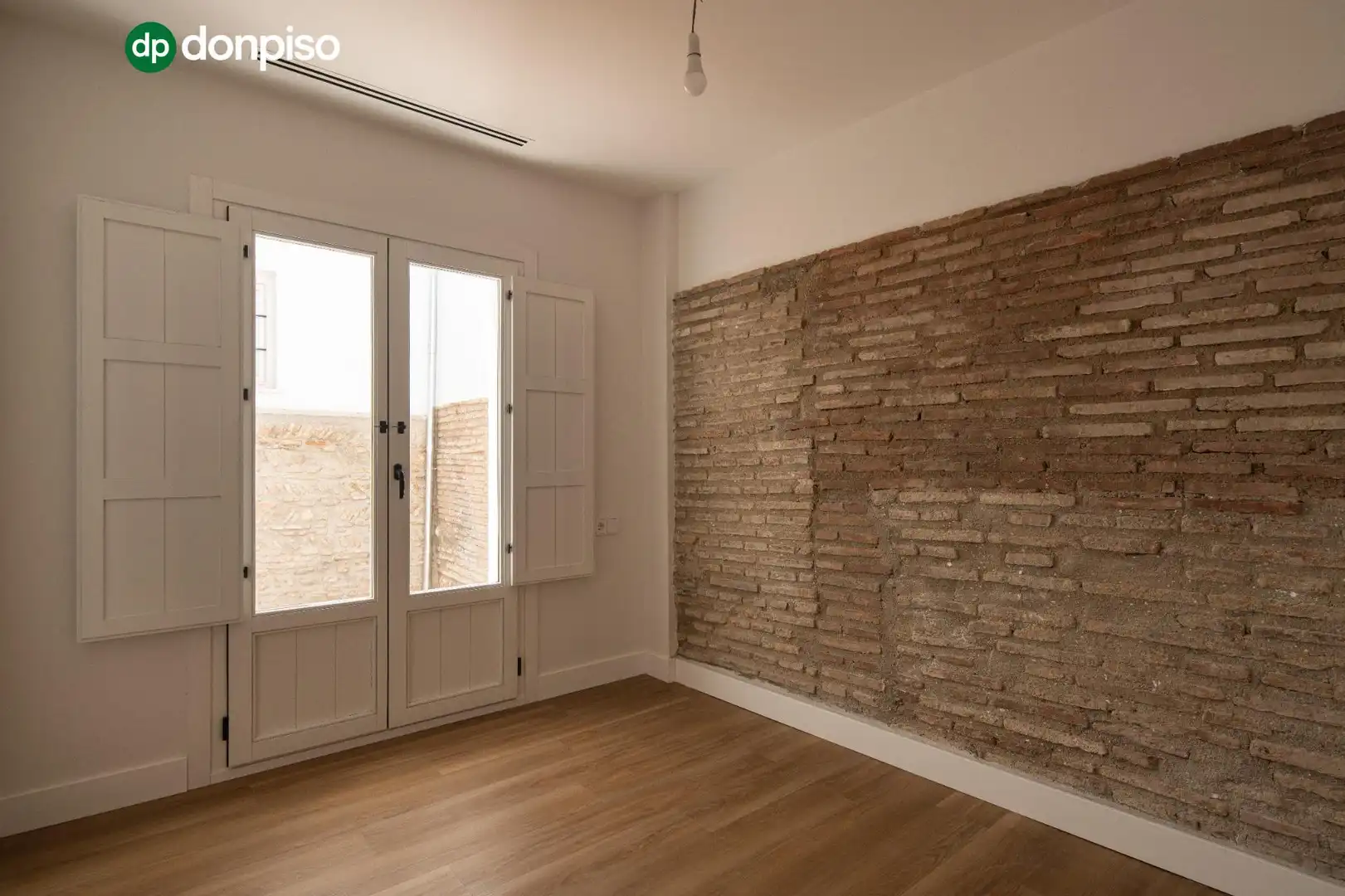 Flat for sale in Granada  with Air Conditioner