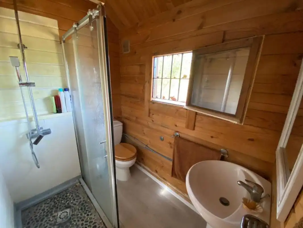Bathroom of Houses for sale in Chella  with Heating