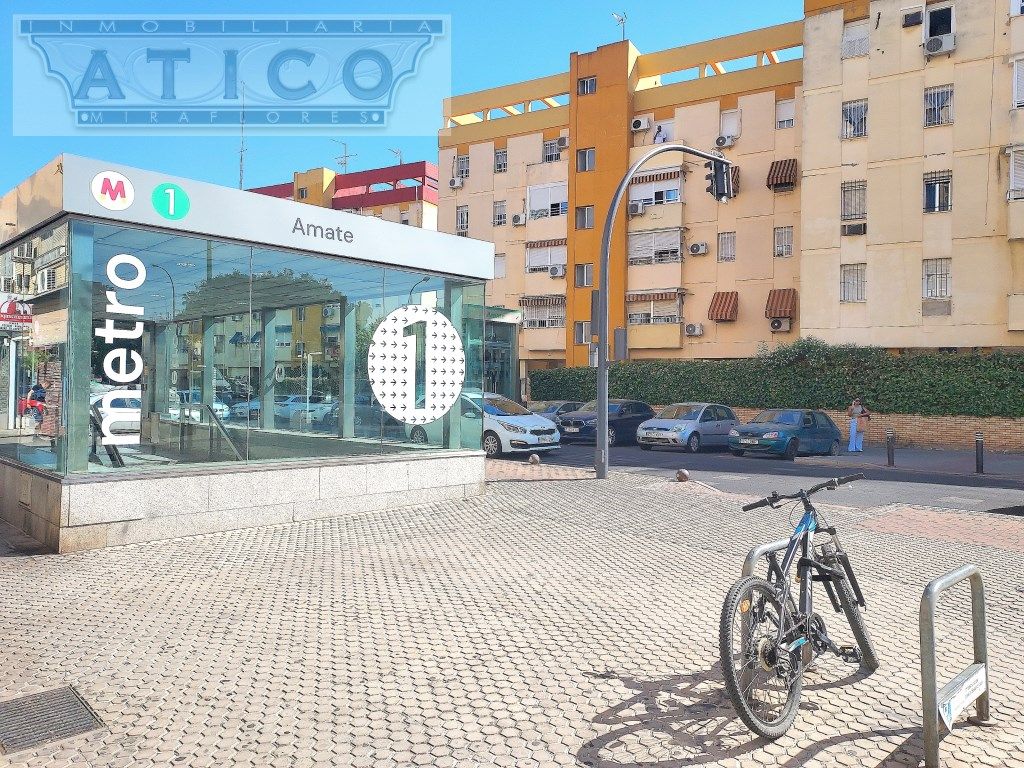 Exterior view of House or chalet for sale in  Sevilla Capital  with Air Conditioner