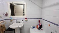 Bathroom of Flat for sale in Estepona  with Balcony