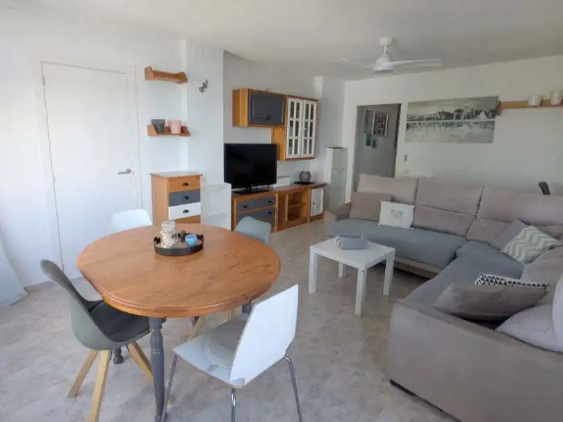 Sala de estar de Apartamento de alquiler en Benicasim / Benicàssim con Calefacción, Trastero y Amueblado
