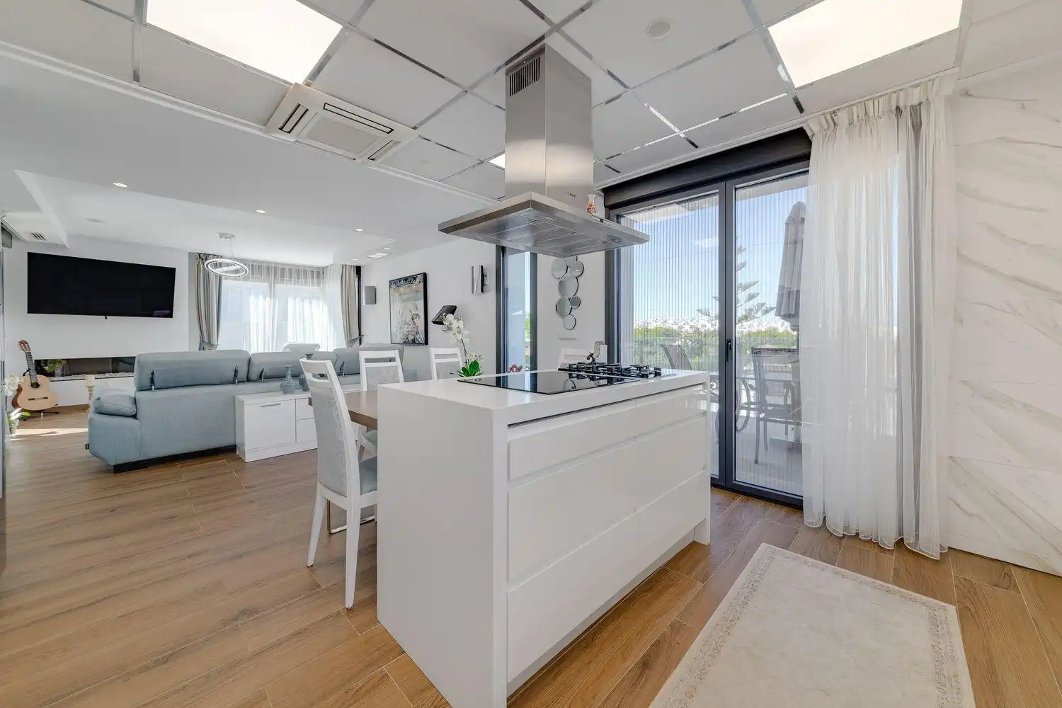 Chalet con piscina en venta en Los Balcones - Los Altos, imagen 6