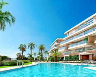 Piscina de Apartament en venda en Estepona amb Aire condicionat, Calefacció i Jardí privat