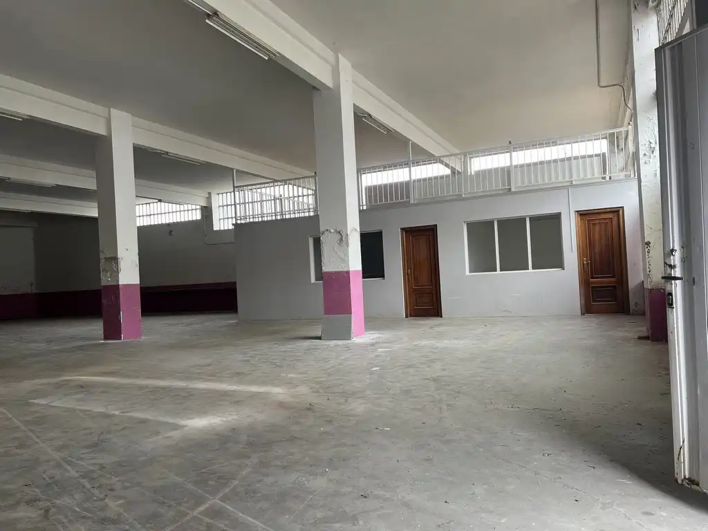 Industrial buildings for rent in Padrón