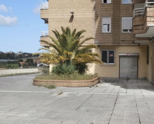 Vista exterior de Local de lloguer en Torrelavega  amb Terrassa