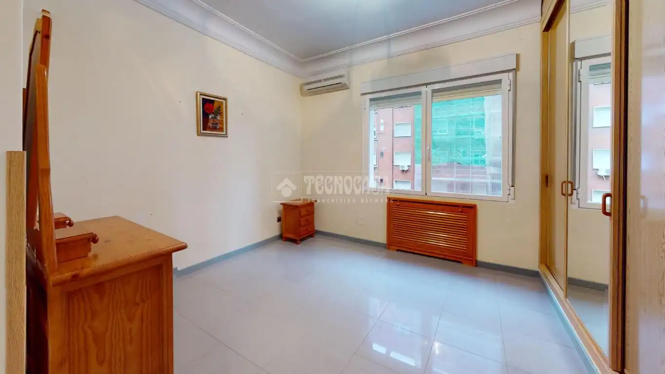 Habitación de Piso en venta en Madrid con Aire acondicionado y Calefacción