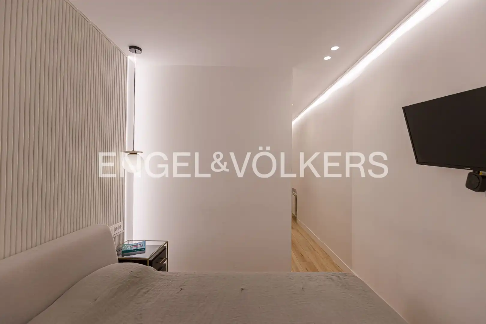 Bedroom of Flat for rent in Madrid  with Air Conditioner, Heating and Furnished