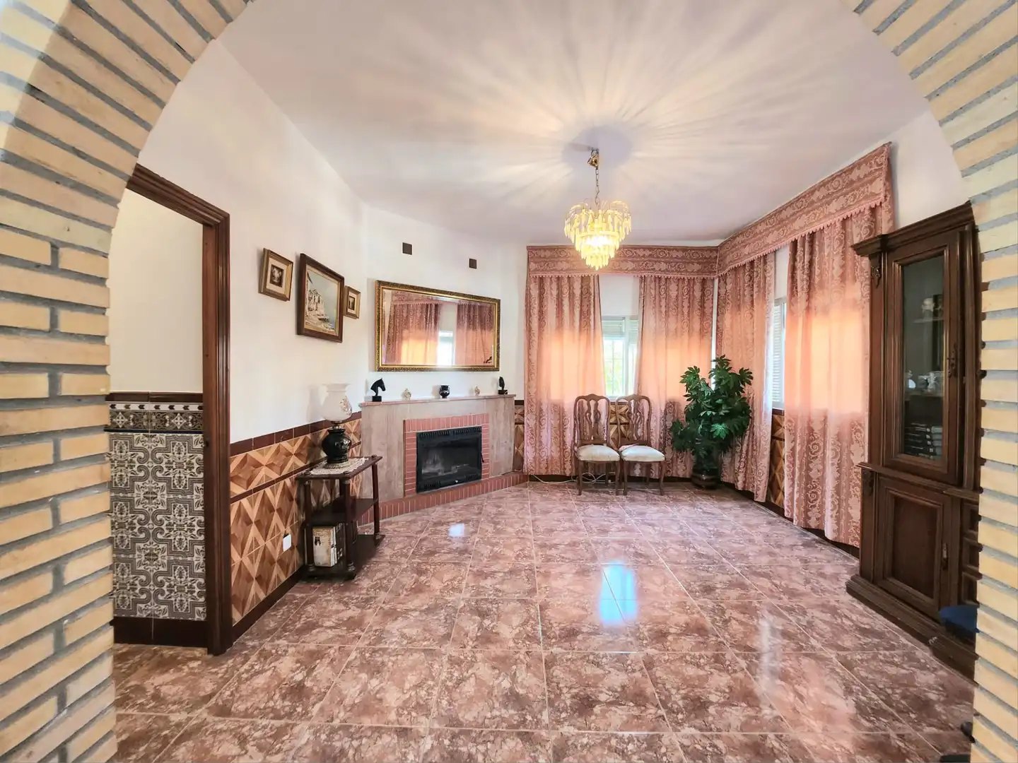 Wohnzimmer von Haus oder Chalet zum Verkauf in Alcalá de Guadaira mit Privatgarten, Terrasse und Abstellraum