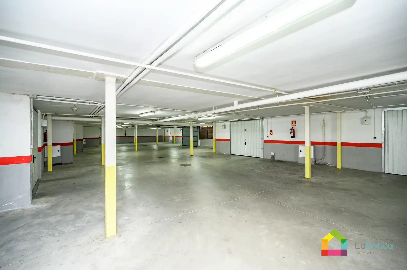 Parking of Detached homes for sale in Esquivias  with Air Conditioner, Heating and Balcony