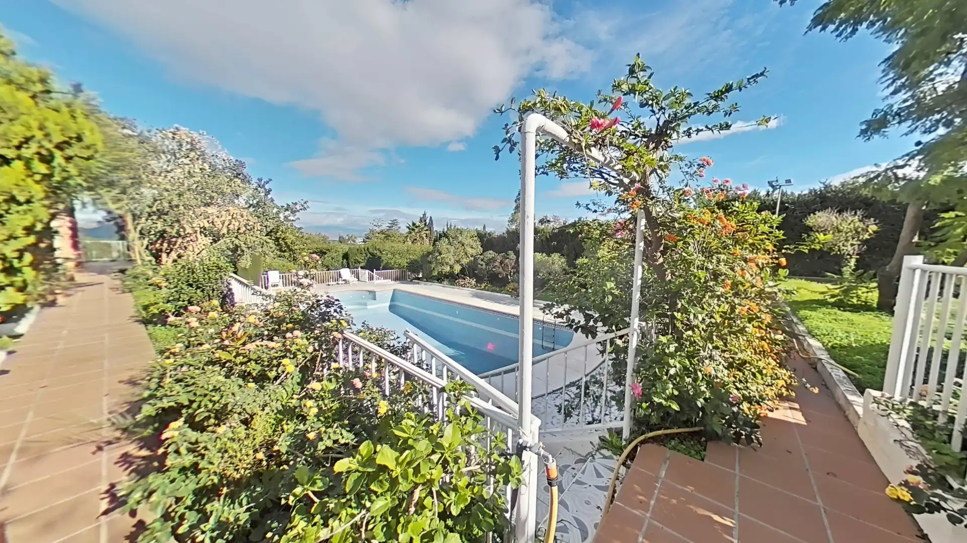 Piscina de Casa o xalet en venda en Alhaurín de la Torre amb Aire condicionat, Calefacció i Jardí privat