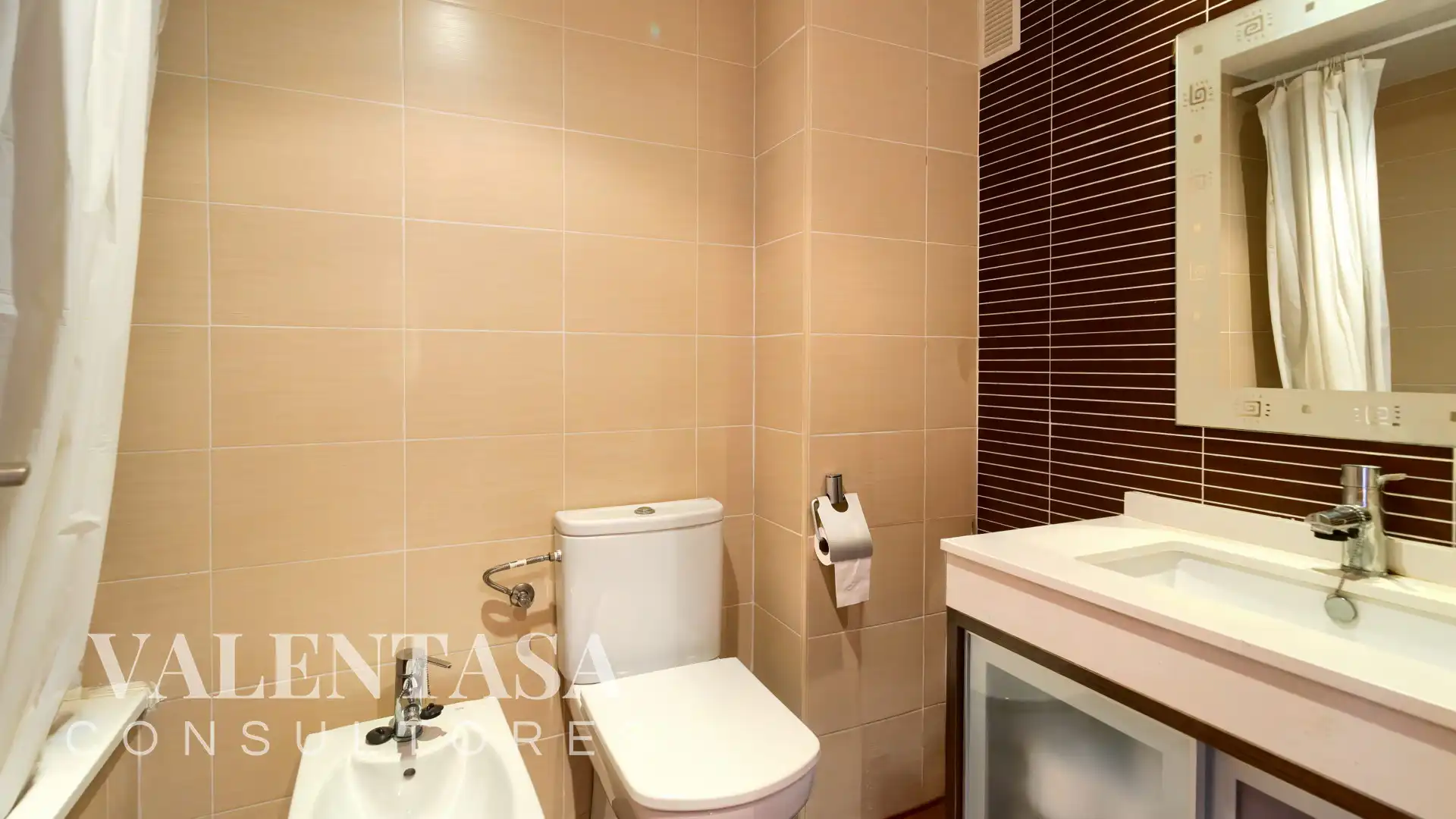 Baño de Piso en venta en La Pobla de Farnals con Aire acondicionado, Jardín privado y Terraza