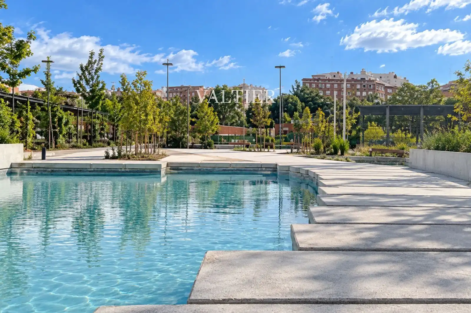 Schwimmbecken von Dachboden zur Miete in Madrid mit Heizung, Abstellraum und Schwimmbad