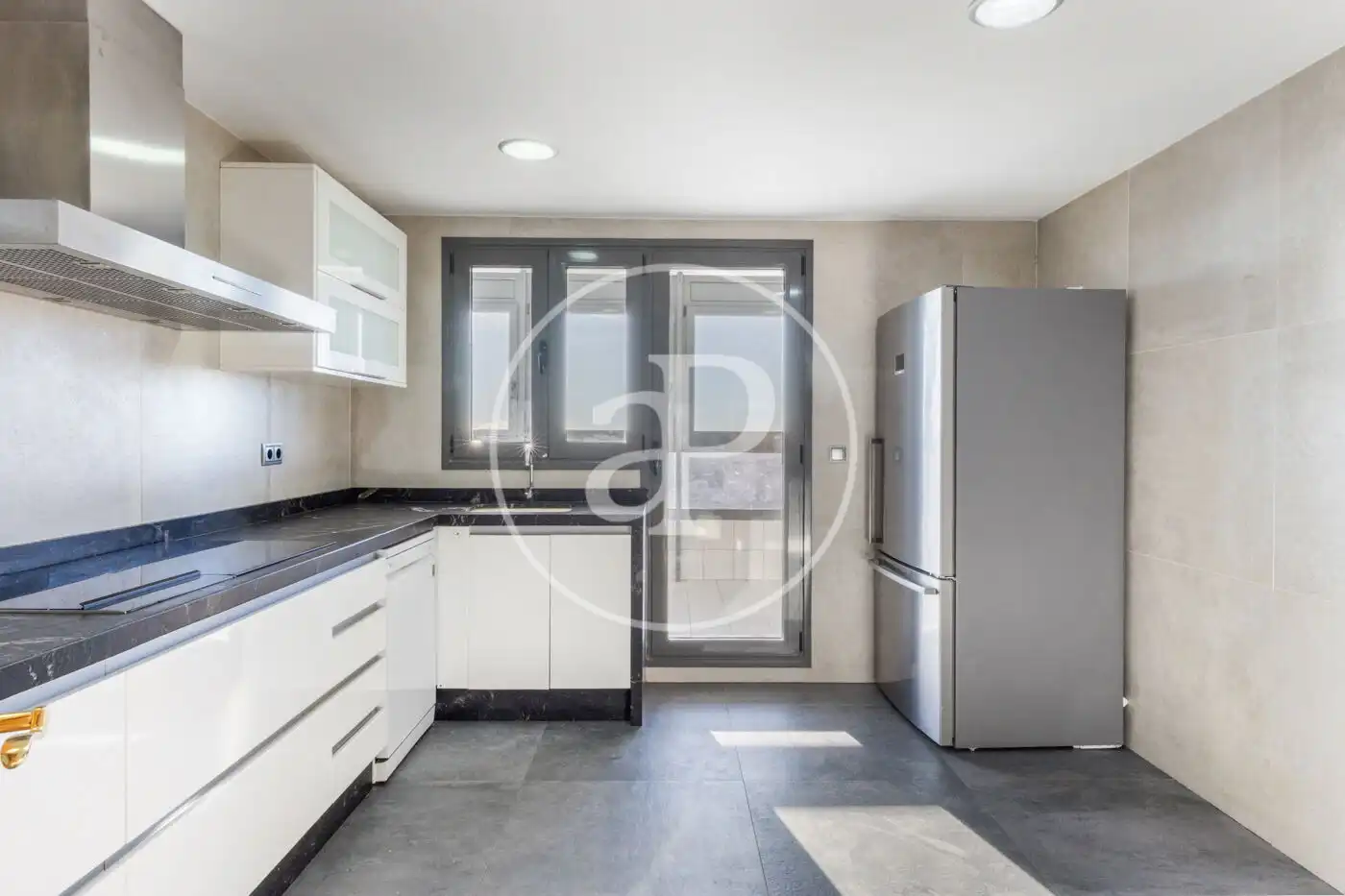 Kitchen of Flat for sale in Valencia  with Air Conditioner, Heating and Private garden