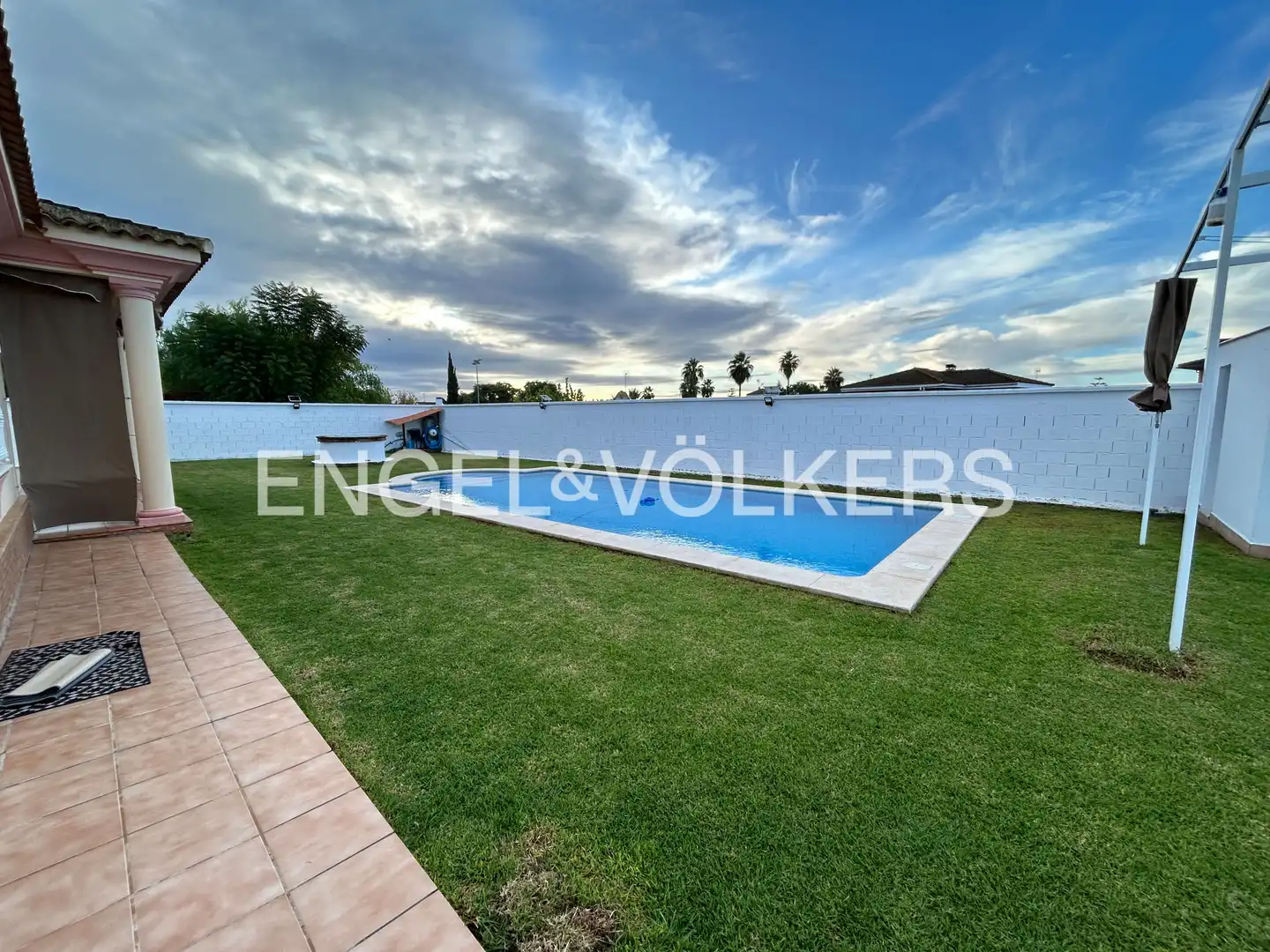 Casa amb piscina en venda a Castilleja de la Cuesta, imagen 8