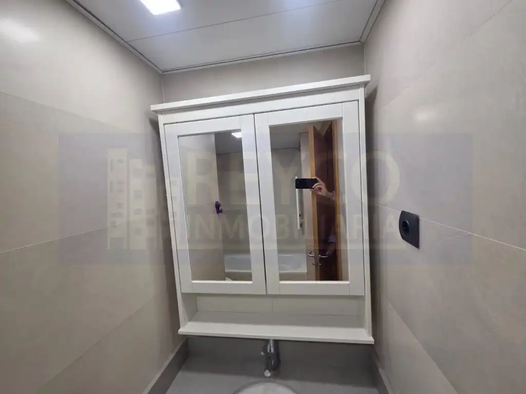 Bathroom of Apartments for sale in  Logroño