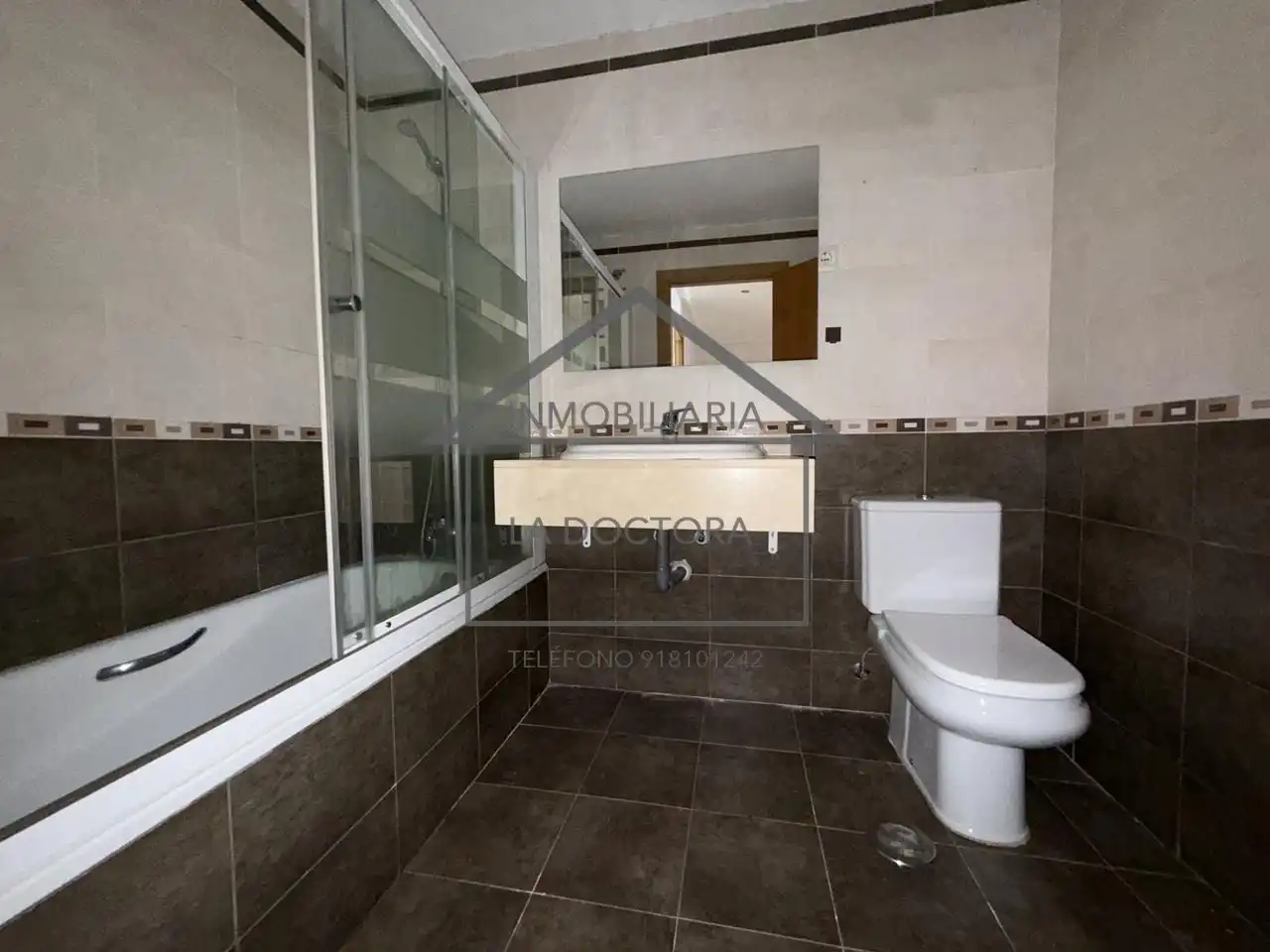 Baño de Casa adosada en venta en Navalcarnero con Calefacción, Jardín privado y Terraza