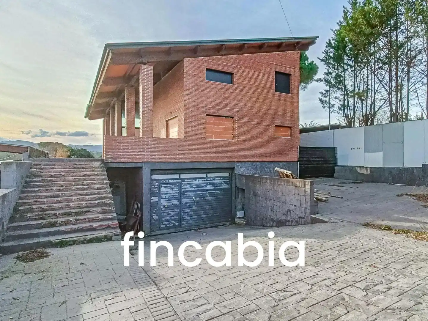 Casa con piscina en venta en Carrer de la Gavina 5, imagen 3