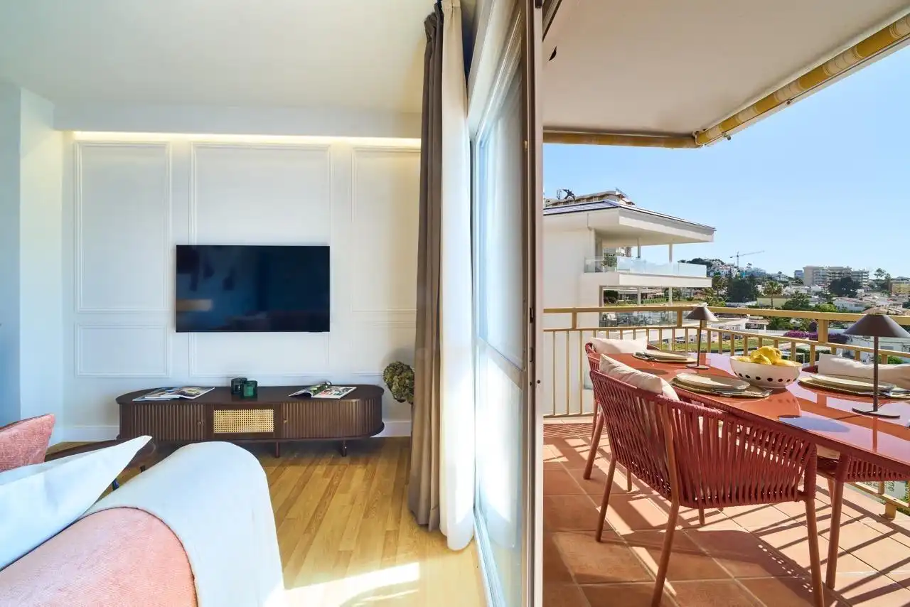 Sala de estar de Apartamento de alquiler en Fuengirola con Aire acondicionado, Terraza y Amueblado