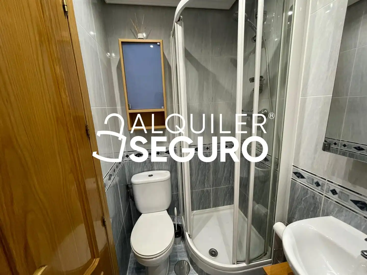 Bany de Pis de lloguer en Madrid amb Aire condicionat, Calefacció i Terrassa