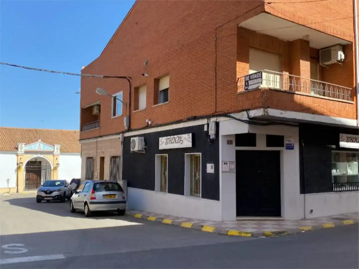 Vista exterior de Casa adosada en venda en Agudo amb Balcó