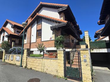 Casa aparellada en venda a Cortiguera - CL SOLAR EL 9