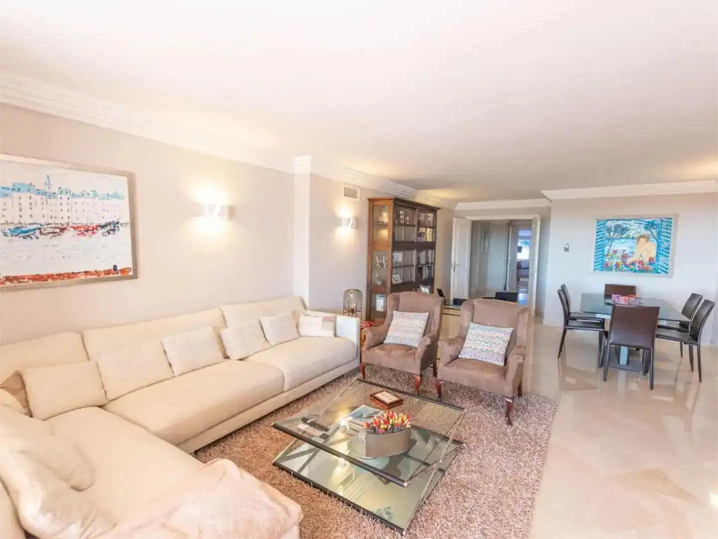 Sala de estar de Ático en venta en Marbella con Aire acondicionado, Jardín privado y Parquet