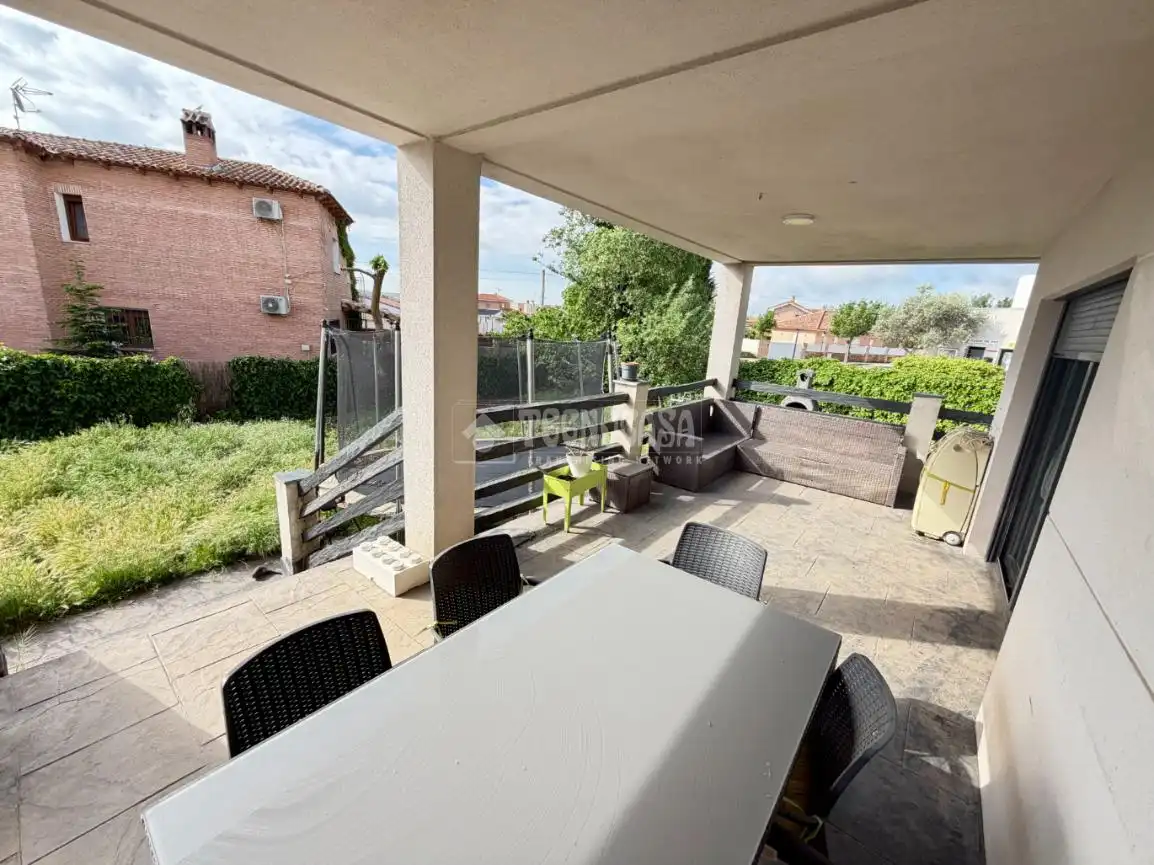 Terraza de Casa o chalet en venta en Serracines con Calefacción y Jardín privado