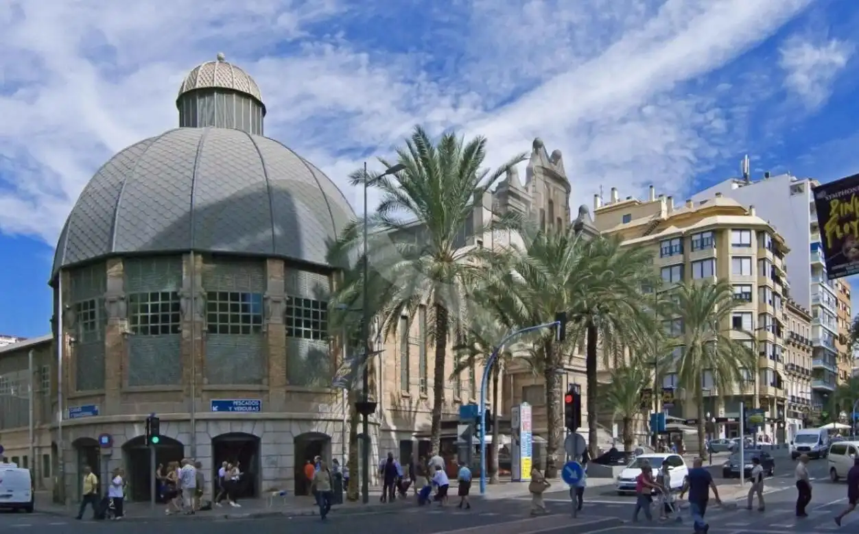 Vista exterior de Piso de alquiler en Alicante / Alacant con Calefacción, Terraza y Amueblado
