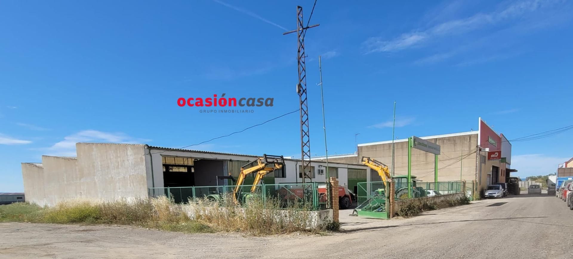 Vista exterior de Nau industrial en venda en Pozoblanco
