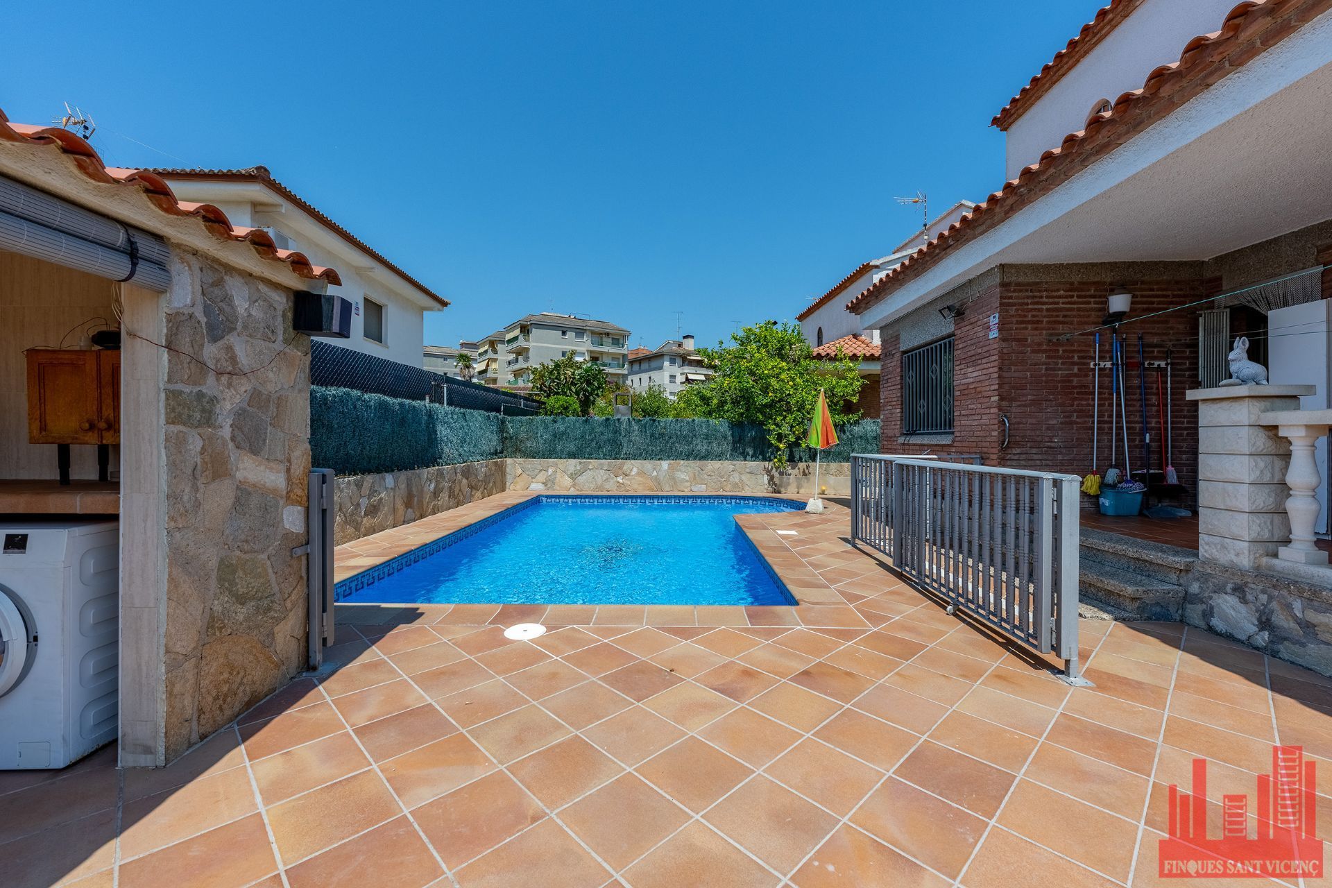 Swimming pool of House or chalet for sale in Cunit  with Air Conditioner, Heating and Private garden